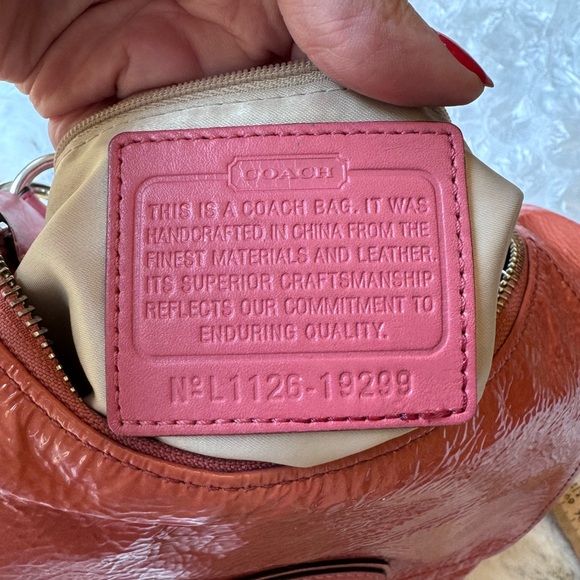 COACH 19299 KRISTIN PATENT LEATHER ROSE HOBO/CROSSBODY/SHOULDER BAG - Picture 3 of 13